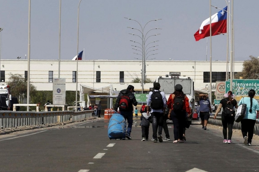 Chile buscará habilitar un corredor humanitario para enfrentar la crisis migratoria