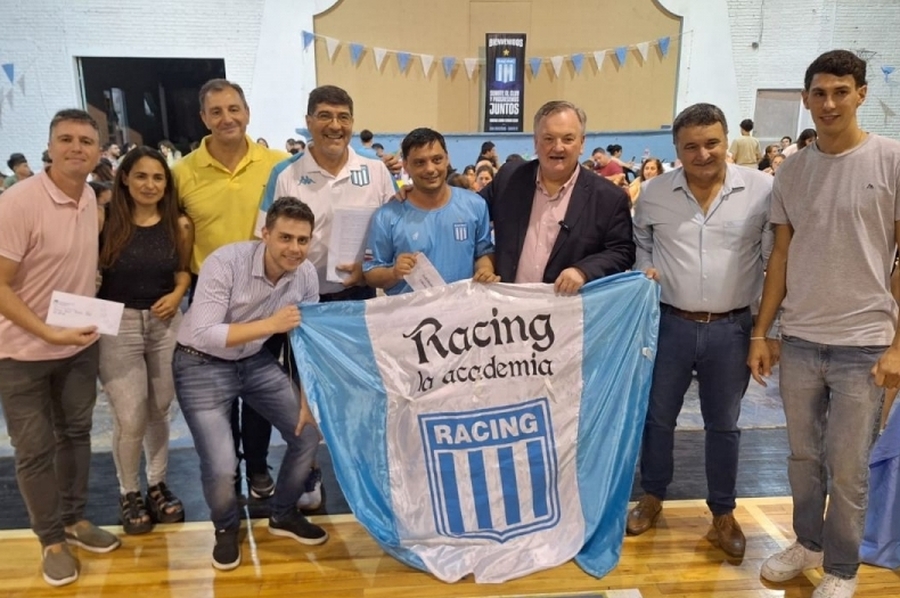 Michlig y González entregaron aportes y firmaron convenios en beneficio del Club Racing L.T.C. de San Cristóbal