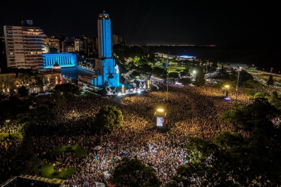 El megarecital de Fito Páez en Rosario “marca un camino hacia adelante para la ciudad”, destacó Puccini