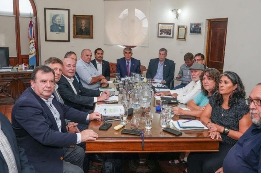 Báscolo: “La oferta de Provincia es compensar 3 % por diciembre, aumento de 12,5 % hasta junio con piso de 170 mil para los sueldos más bajos”