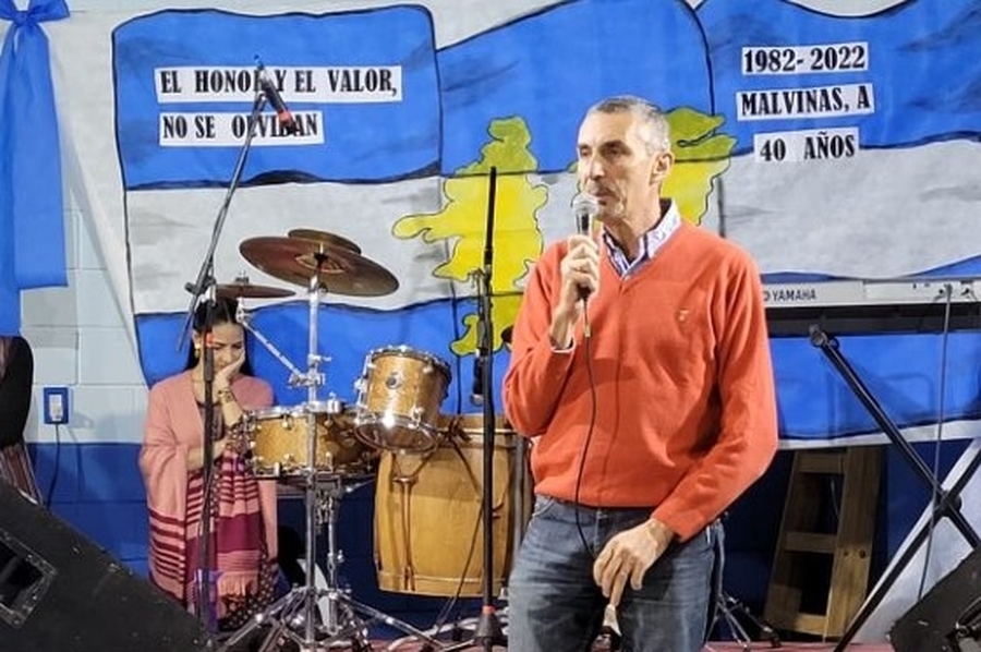 El Intendente Rigo, junto al Ejecutivo y el legislativo participó de la vigilia de Malvinas