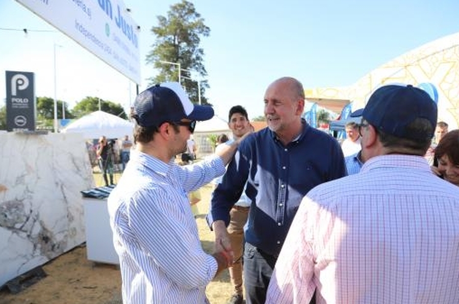 Este martes Perotti inaugurará y recorrerá obras en Santa Fe y Santo Tomé