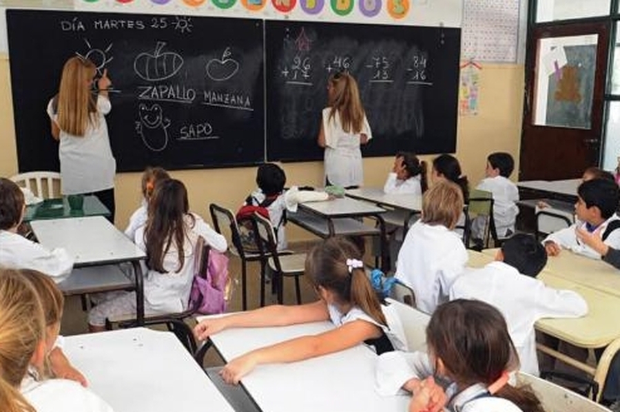 Asistencia Perfecta: más de 55 mil docentes, directivos, secretarios y preceptores cobran el incentivo mensual de marzo