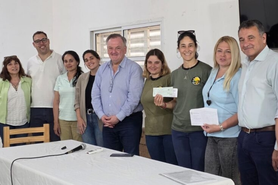 Michlig y González entregaron aportes a la Escuela Agrotécnica N° 308 de Ceres