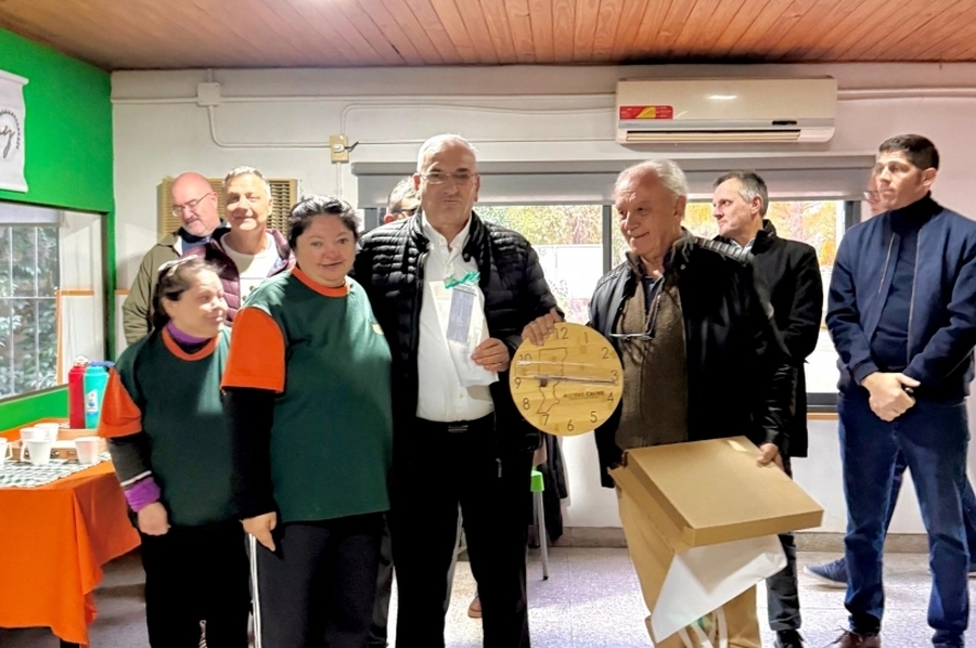 Calvo recorrió las instalaciones del taller protegido Rupay de Sunchales