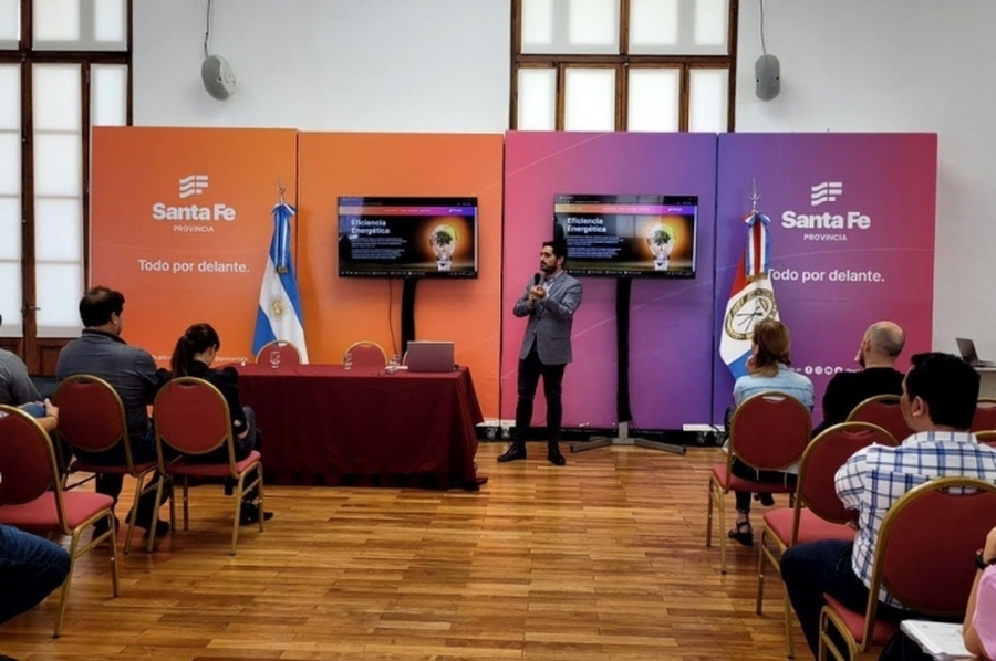 Provincia organizó una jornada de innovación y energías renovables para cooperativas