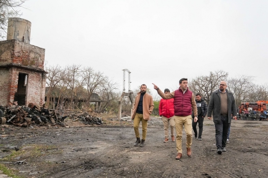 Provincia terminó con el “cementerio de autos” de La Tablada y avanza en la recuperación del espacio público