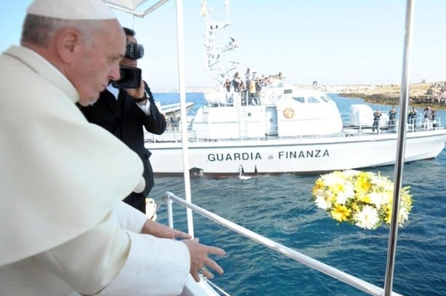 El Papa insta a no ser indiferentes ante las tragedias de los migrantes