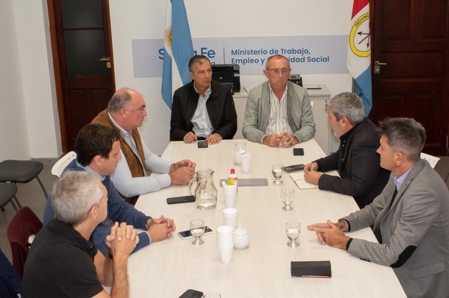 Los ministros Costamagna y Pusineri se reunieron con representantes de empresas industriales