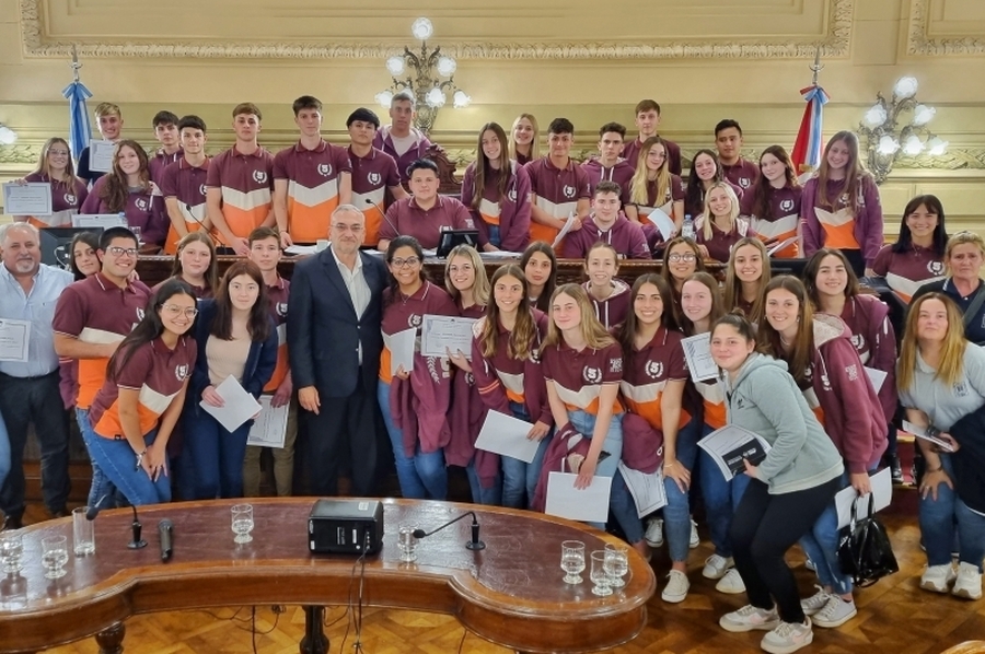 Alumnos de la Escuela N° 8040 de Humberto I participaron del Programa Ciudadanos en el Senado