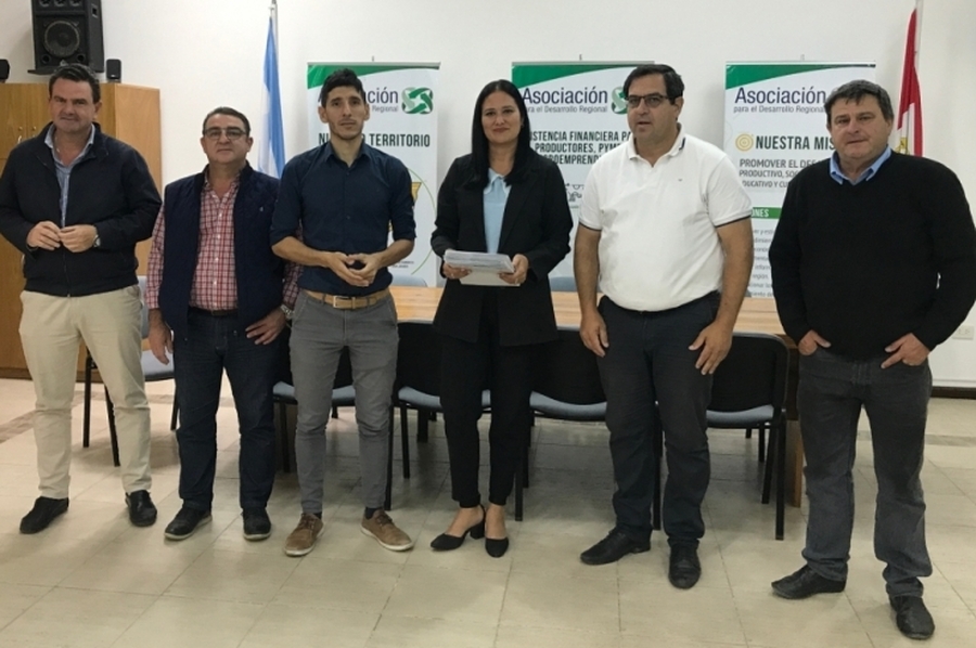 Entrega de aportes a pequeños productores apícolas del Norte Provincial