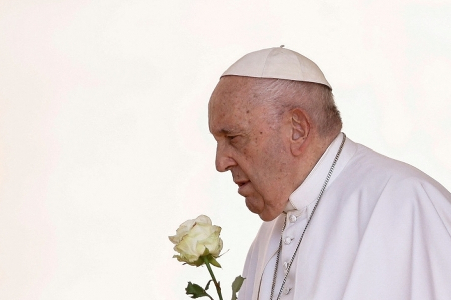 El Vaticano lanzó con éxito un satélite equipado con nanotecnología y una oración del Papa Francisco