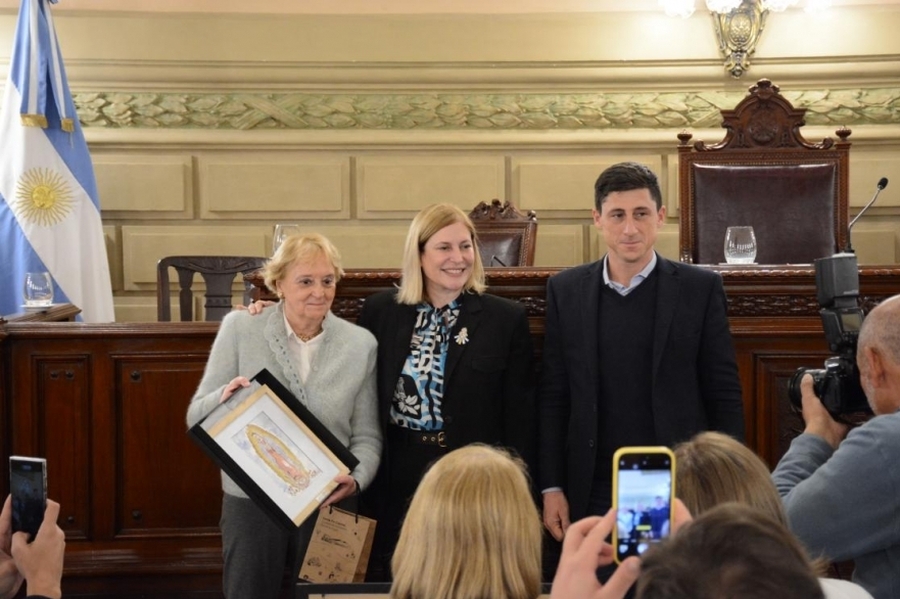 El Senado homenajeó a la destacada periodista Teresa Pandolfo