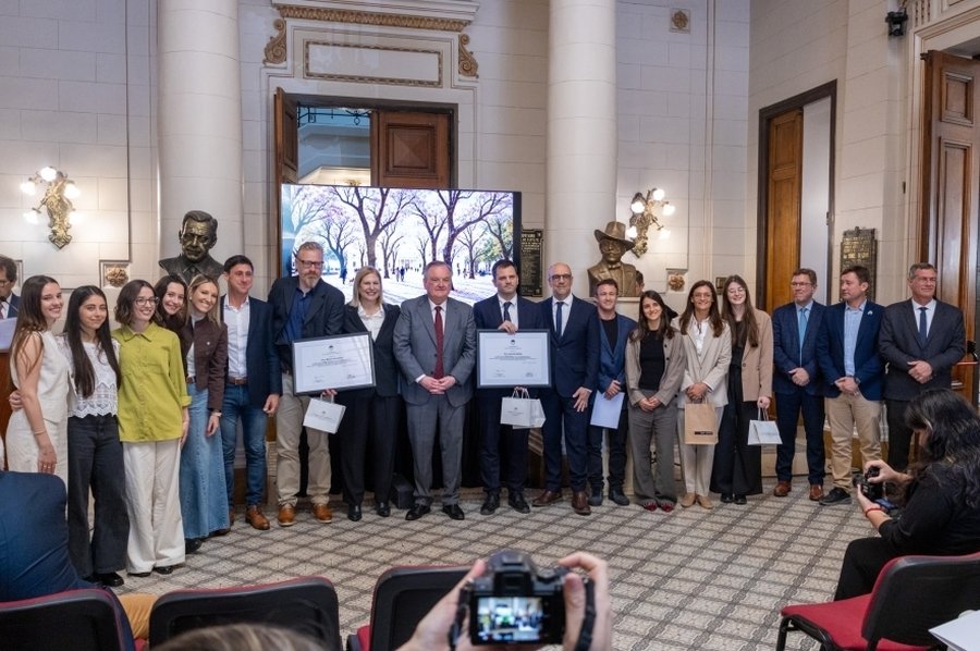 La Legislatura premió ideas para recuperar Plaza Italia como espacio público