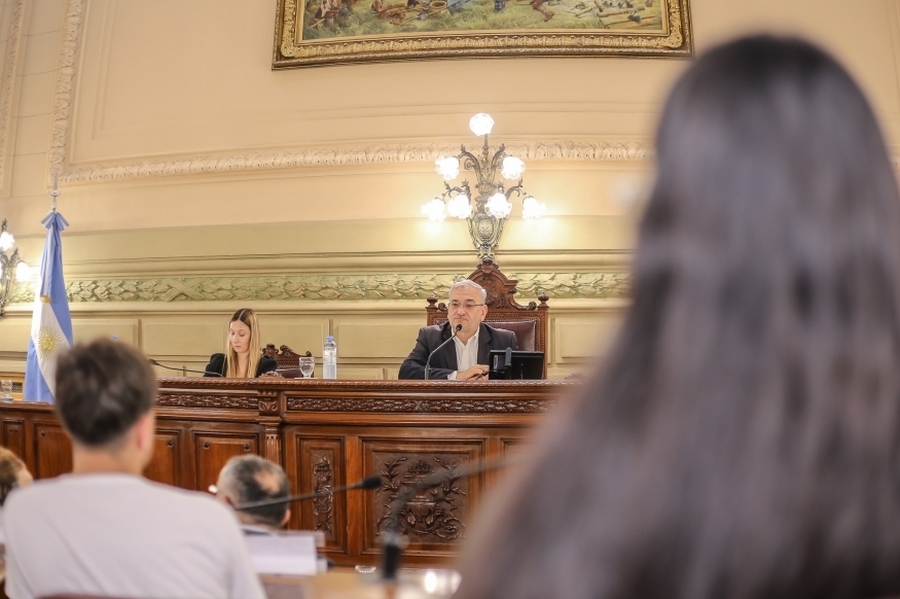 Calvo continúa con el Programa Ciudadanos en el Senado con más de 300 jóvenes del departamento Castellanos