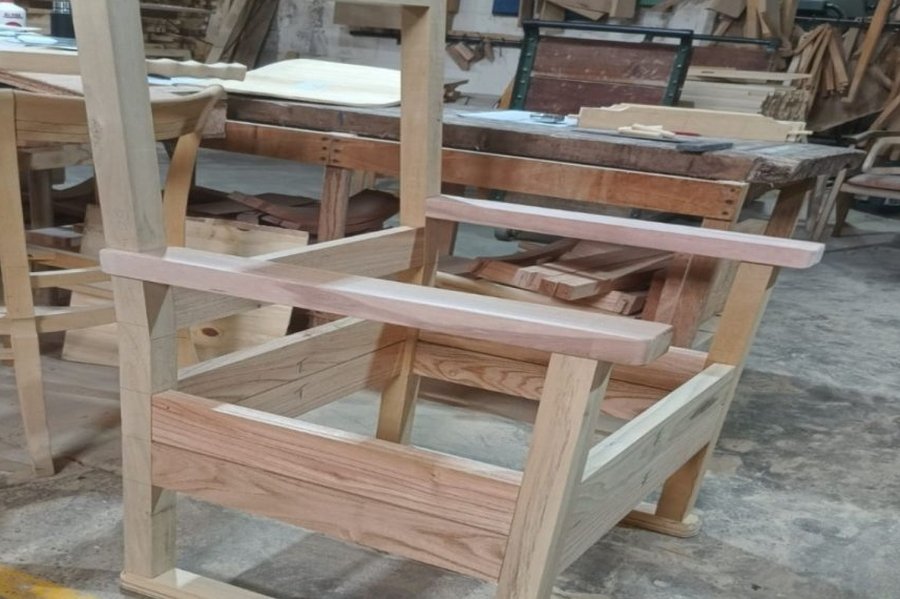 Fabrican en Esperanza el sillón que León XIV utilizará durante su visita a Luján