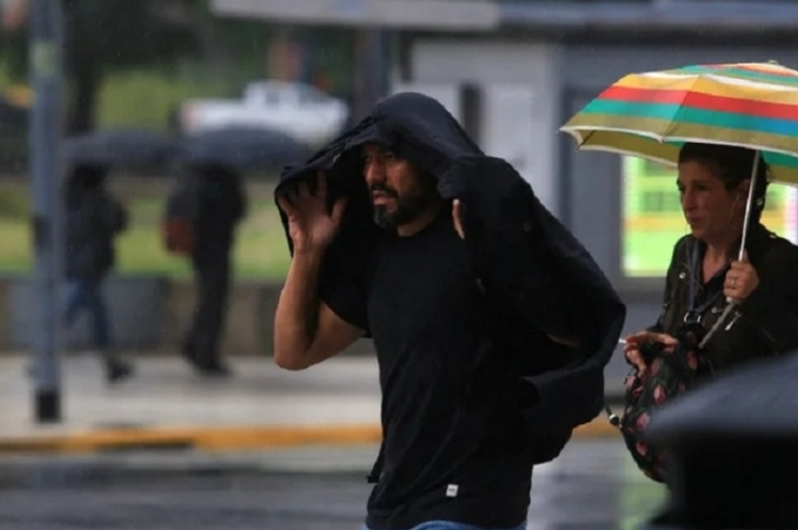 Siguen las tormentas en Argentina: tres provincias en alerta por posible caída de granizo y ráfagas de viento