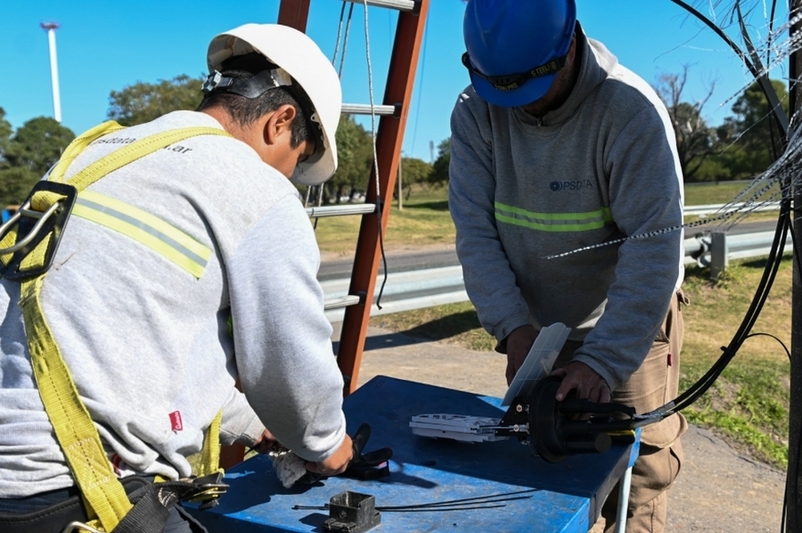 Con una inversión de más de 170 millones de pesos, Provincia conecta 68 centros de salud a la red de fibra óptica
