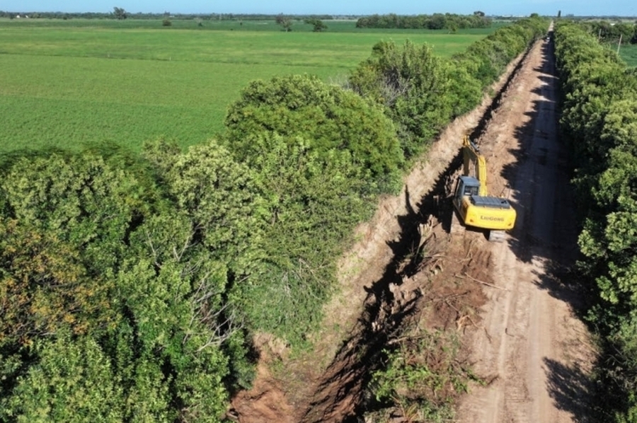 Otra inversión histórica en obras hídricas: licitan la limpieza de canales troncales en zona centro de la provincia