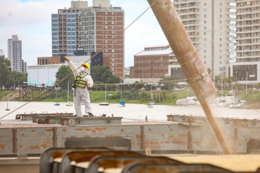 Puerto de Santa Fe: se embarcan 20.000 toneladas de trigo con destino al cordón industrial
