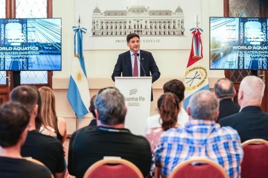 Otro hito deportivo: Pullaro lanzó el Mundial Juvenil de Aguas Abiertas 2026 que se disputará en la ciudad de Santa Fe