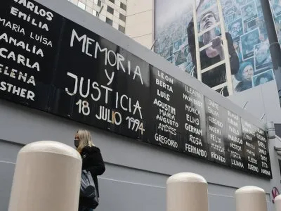 30 años del atentado a la AMIA: la historia jamás contada del hombre que se salvó dos veces