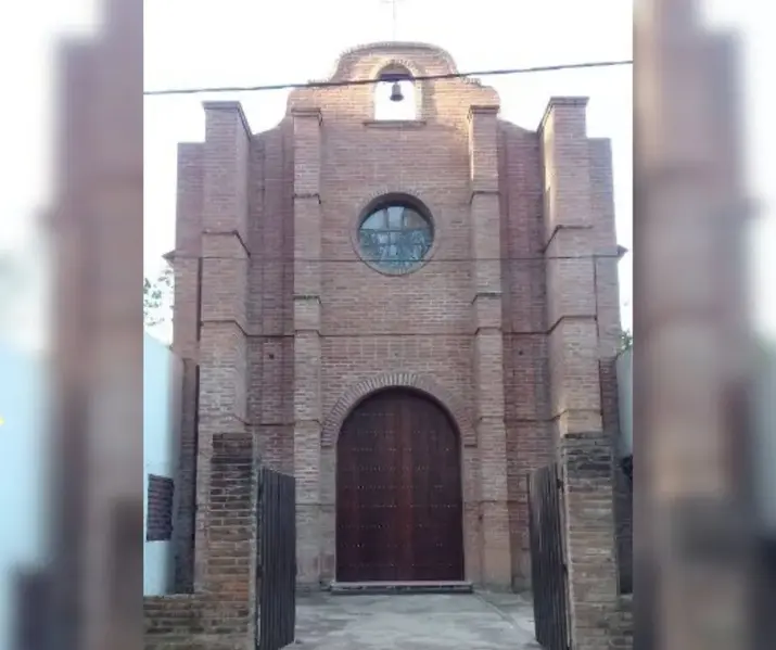 Robaron y provocaron destrozos en la capilla San Benito de Villa California