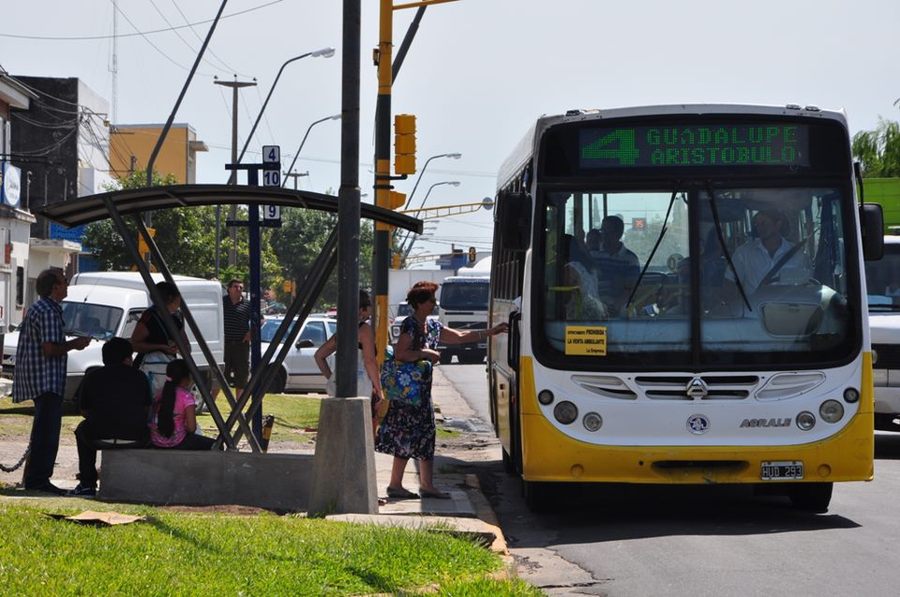 El colectivo en el interior del país está al borde de la quiebra