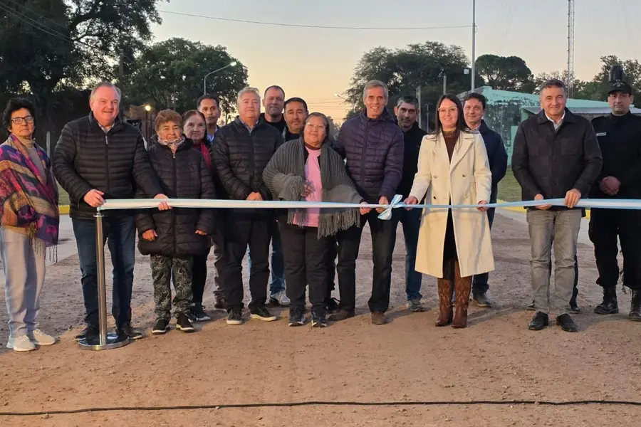 Michlig y Seghezzo inauguraron obras de cordón cuneta, ripio e iluminación en los distritos de Ambrosetti y Capivara