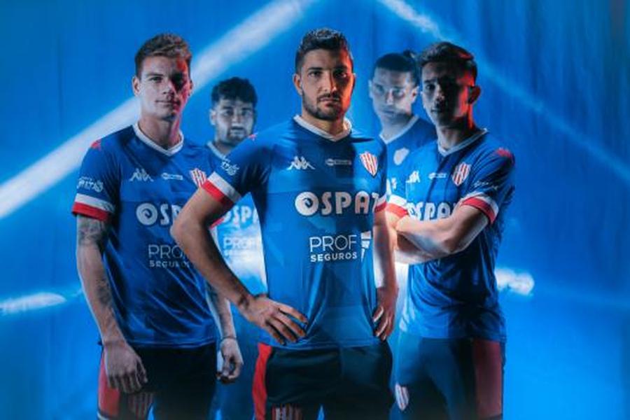 Unión presentó una nueva camiseta alternativa