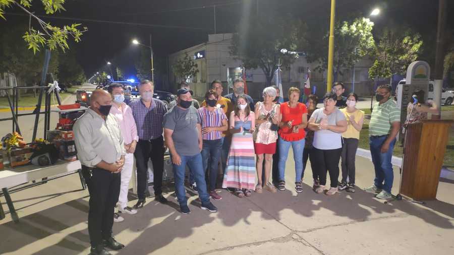 Moisés Ville: Michlig, González y Barceló habilitaron nueva iluminación led y entregaron aportes institucionales