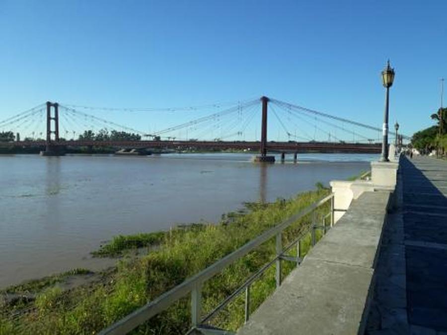 El río Paraná casi cuadriplicó su caudal en menos de un mes y en Santa Fe superó los tres metros