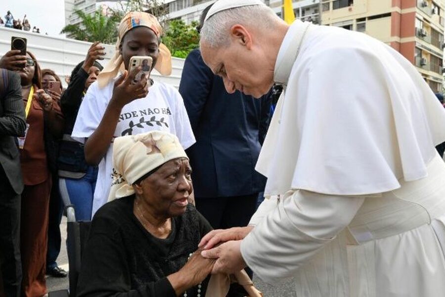 León XIV se despide de Angola y parte hacia Guinea Ecuatorial en la recta final de su visita apostólica por África