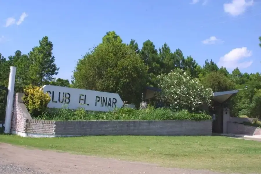 Robo en el country El Pinar: salió de su casa y en menos de dos horas le llevaron 12 mil dólares y joyas