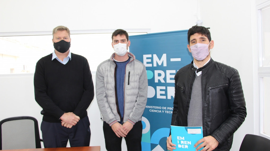 Entregaron créditos a empresas afectadas por la pandemia y a emprendedores de Esperanza y Gálvez