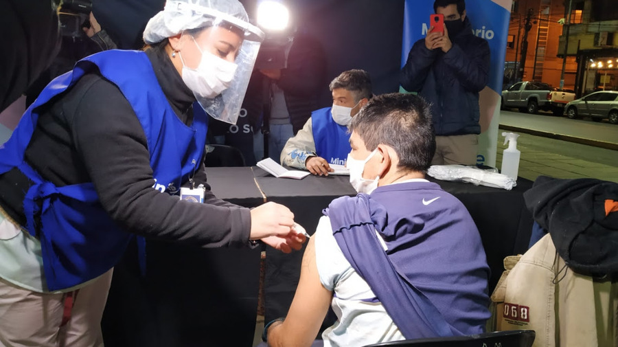 Covid-19: La provincia vacuna a personas en situación de calle a través de operativos interministeriales
