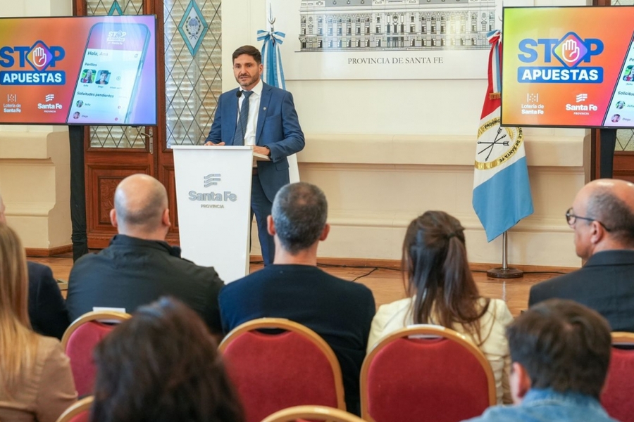 Pullaro presentó una app para que los padres puedan controlar los sitios digitales a los que acceden los menores