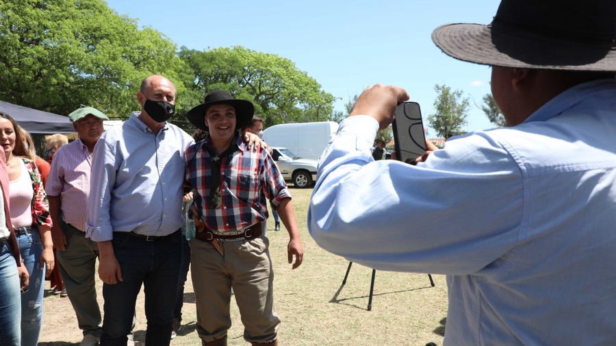 El Gobernador Perotti participó de la 54° Fiesta Nacional del Caballo y recorrió los talleres ferroviarios en San Cristóbal