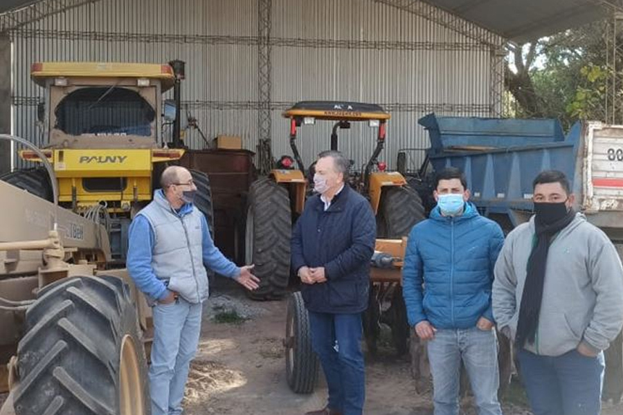 El senador Michlig entregó aportes en Monigotes y Villa Trinidad
