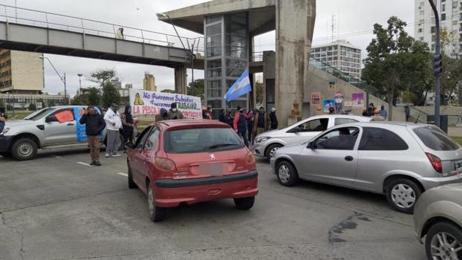 Trabajadores vinculados a la pesca deportiva se manifiestan en Santa Fe, Reconquista y Rosario