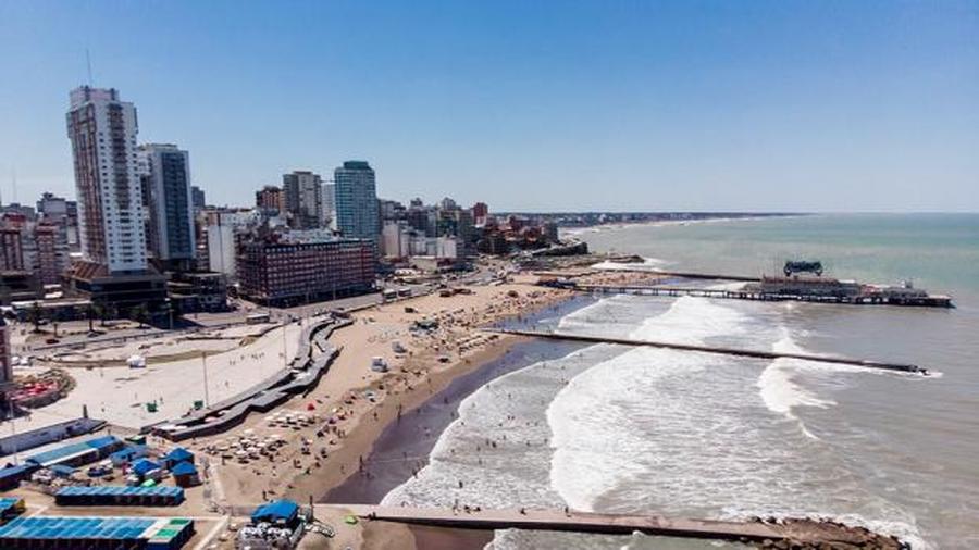 Cierran preventivamente el ingreso a una playa en Mar del Plata por la aglomeración de jóvenes