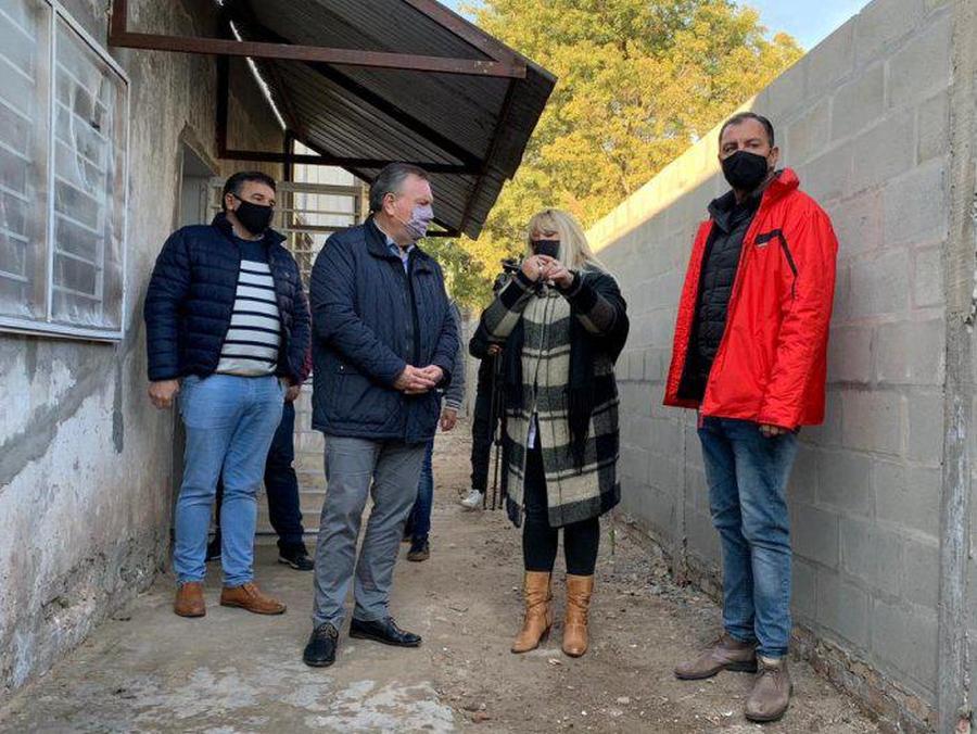 Michlig entregó aportes a escuelas y clubes de San Cristóbal
