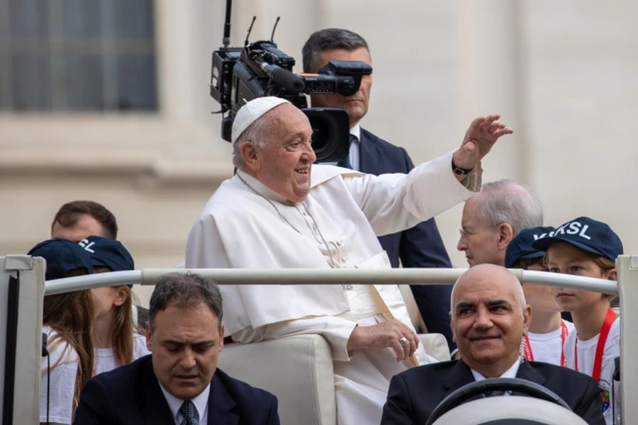 El Papa: la fe en el Espíritu Santo nos abre a la vida eterna