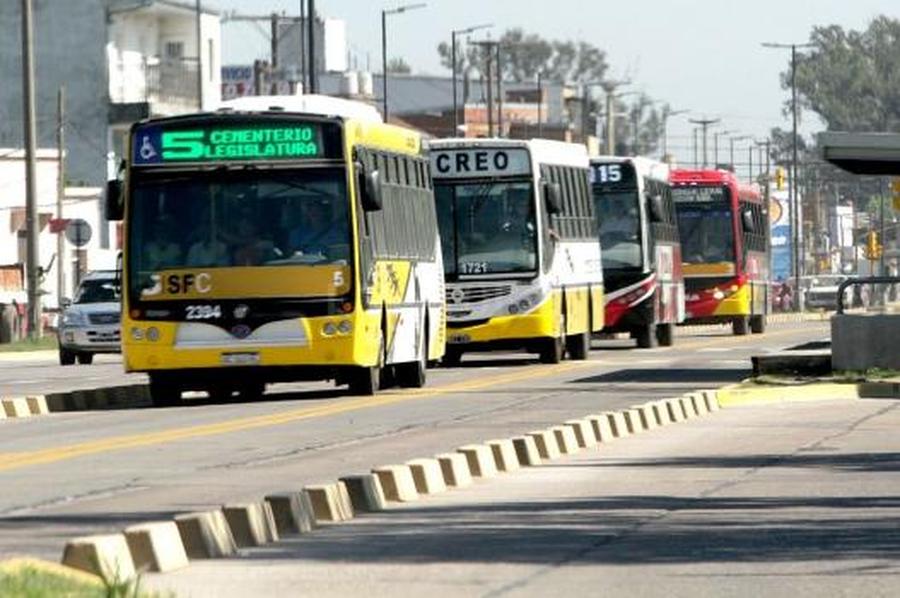 Es normal el servicio de transporte urbano e interurbano en Santa Fe