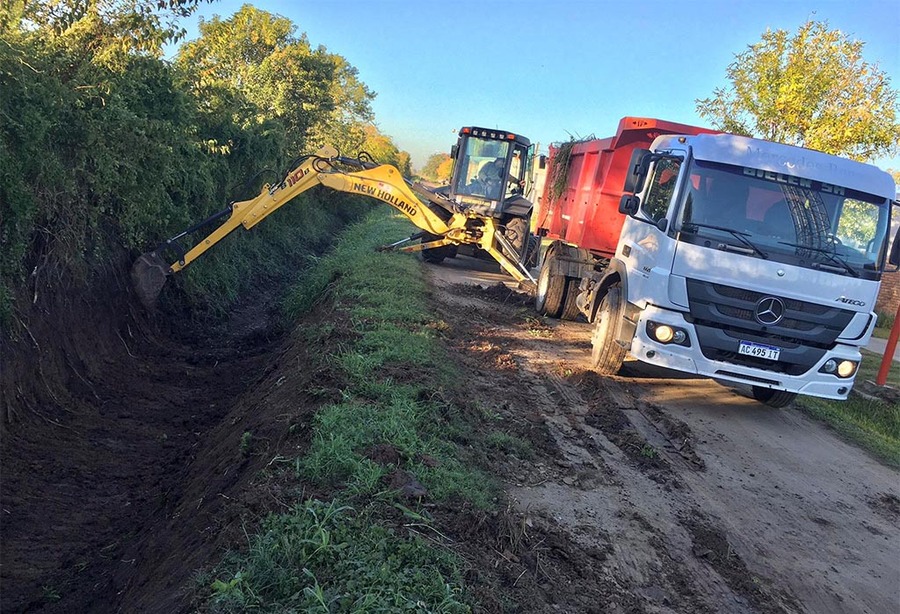 Construyen un nuevo canal de desagüe en Franck