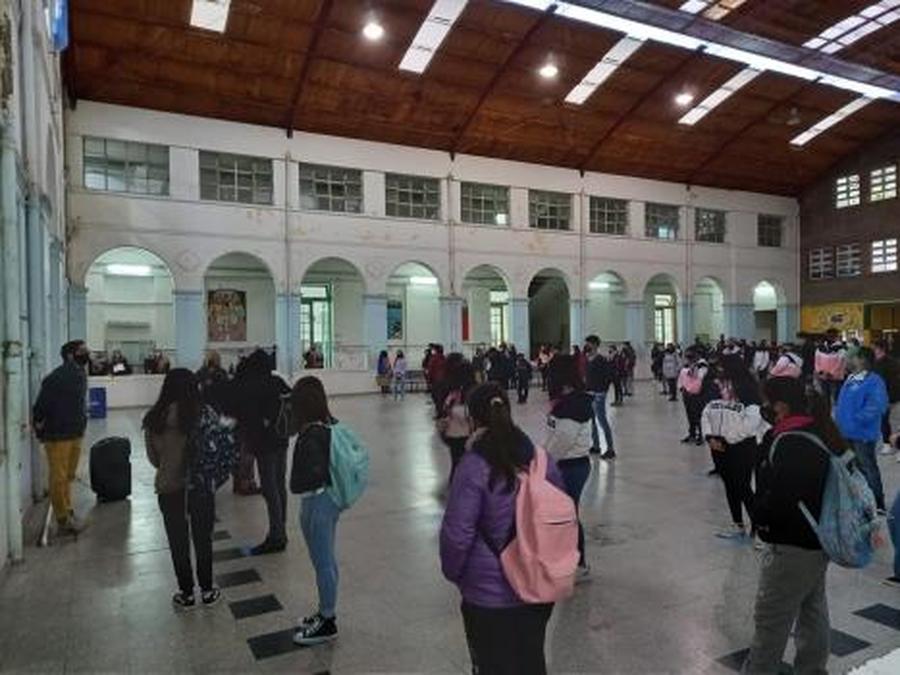 En burbuja y con protocolos, volvieron los alumnos a las escuelas en Santa Fe