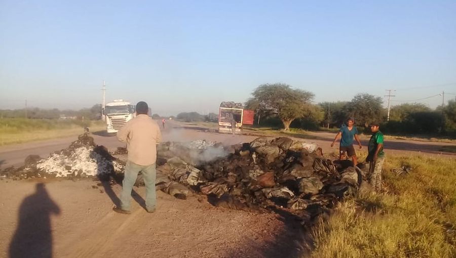 Se prendió fuego un acoplado sobre la Ruta 34