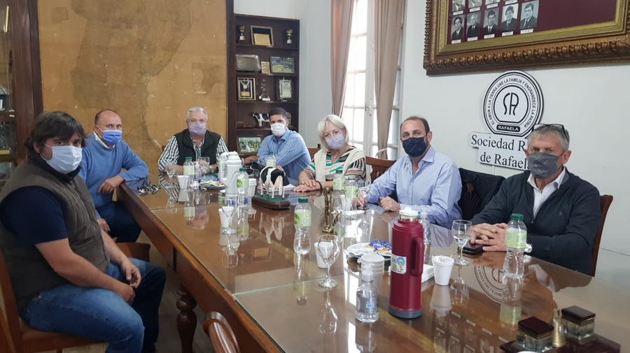 La Provincia y la Nación fortalecen el vínculo con la cuenca láctea santafesina