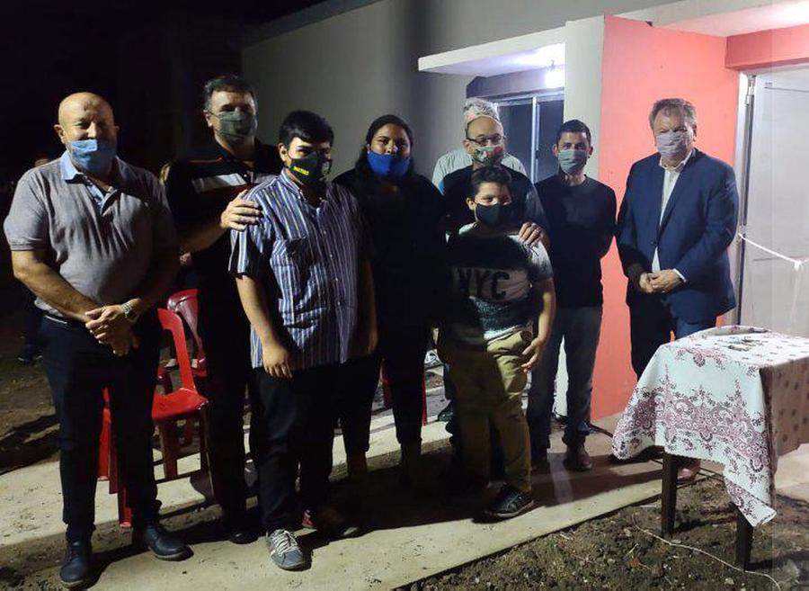 Inauguraron 5 viviendas en la localidad de Monigotes